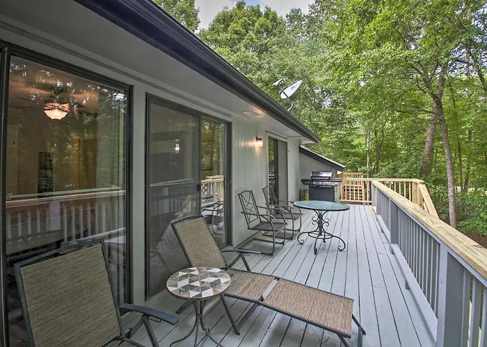 Hot Springs House With Spacious Deck And Grill!